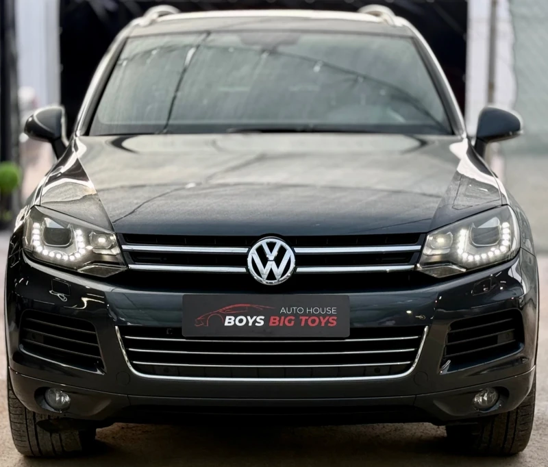 VW Touareg 3.0TDI* FullLed* BlueMotion* Подгрев* Reacro* Navi, снимка 3 - Автомобили и джипове - 52812560