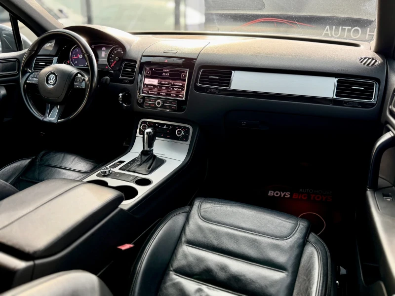 VW Touareg 3.0TDI* FullLed* BlueMotion* Подгрев* Reacro* Navi, снимка 11 - Автомобили и джипове - 52812560