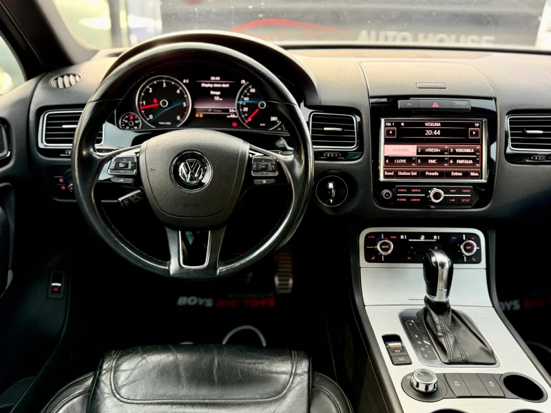 VW Touareg 3.0TDI* FullLed* BlueMotion* Подгрев* Reacro* Navi, снимка 12 - Автомобили и джипове - 52812560