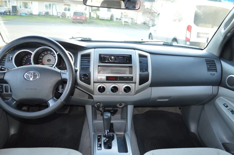 Toyota Tacoma * DoubleCab 141" V6 Auto 4WD * CARFAX * , снимка 9 - Автомобили и джипове - 53358452