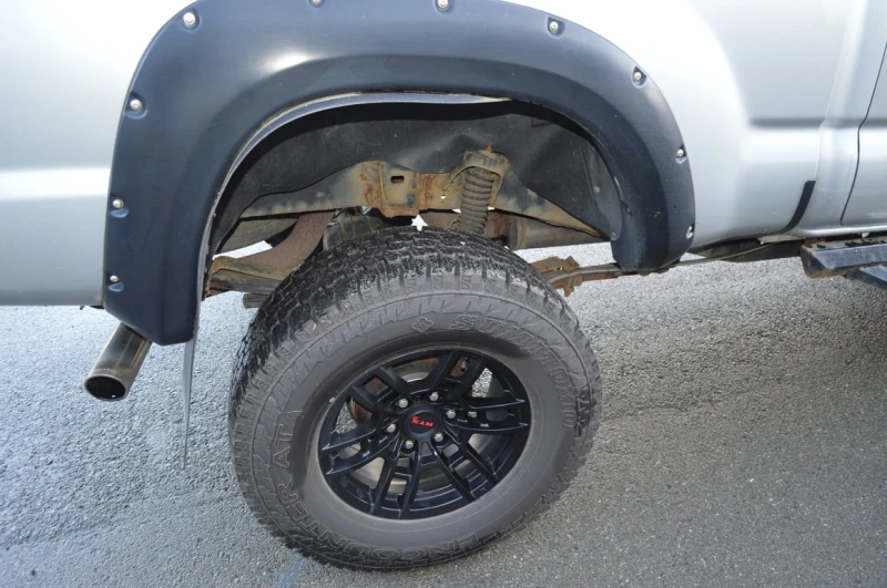 Toyota Tacoma * DoubleCab 141" V6 Auto 4WD * CARFAX * , снимка 17 - Автомобили и джипове - 53358452