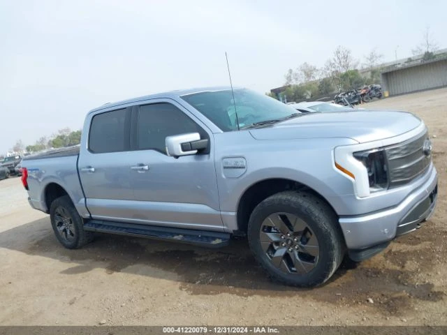 Ford F150 LIGHTNING LARIANT CARFAX АВТО КРЕДИТ - изображение 3