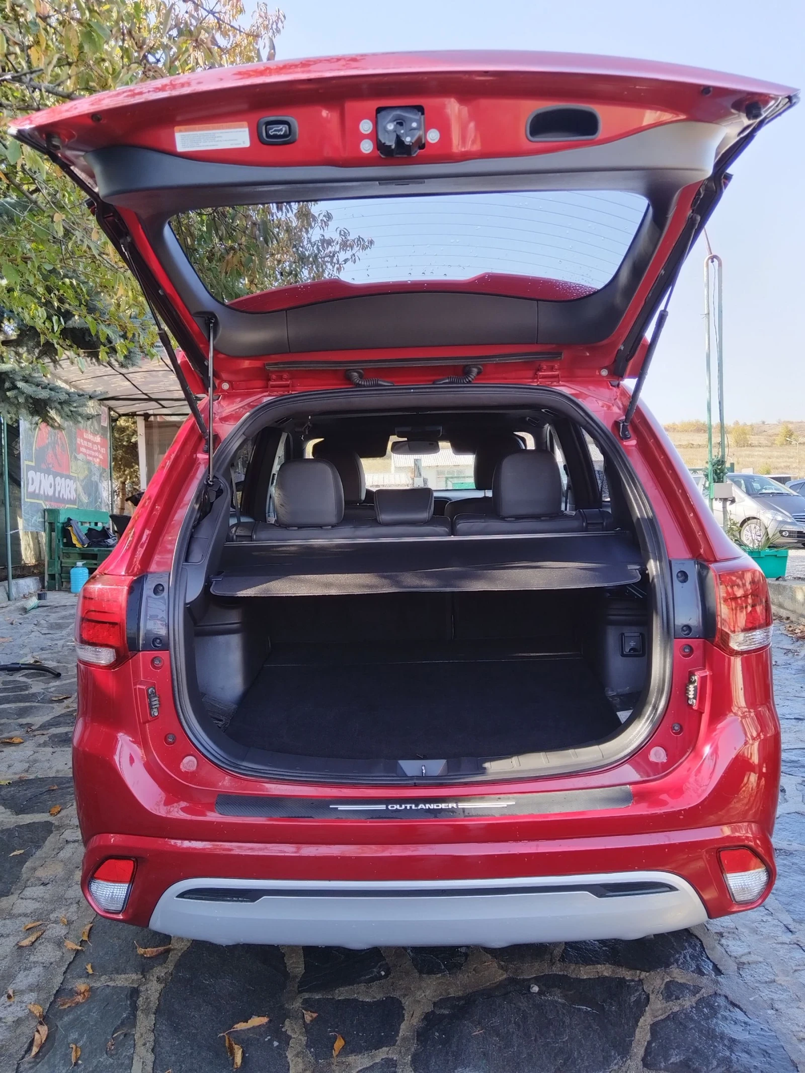 Mitsubishi Outlander PHEV  | Mobile.bg   12