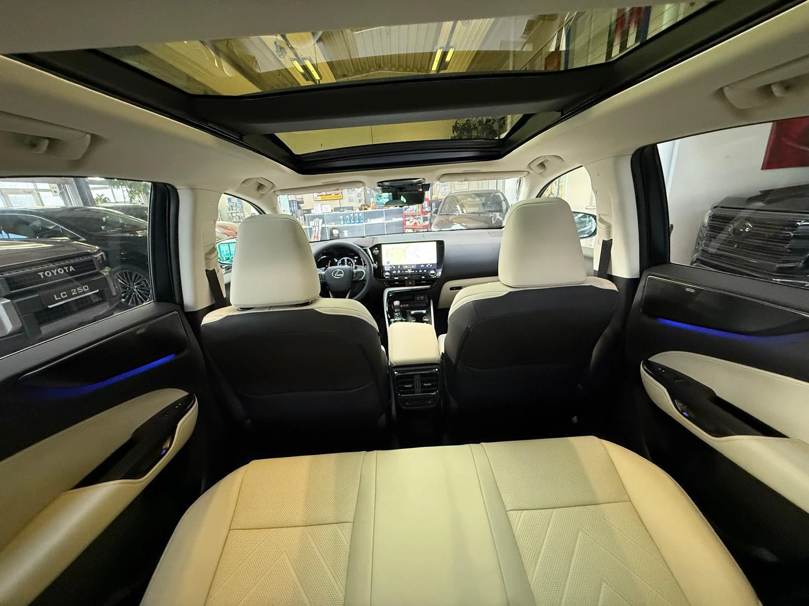 Lexus NX 350h LUXURY/243HP/PANO/MEMO/HUD/360/NAVI/LED/117h | Mobile.bg   11