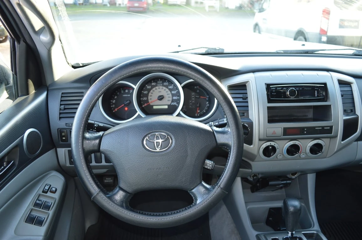 Toyota Tacoma * DoubleCab 141" V6 Auto 4WD * CARFAX *  - изображение 8