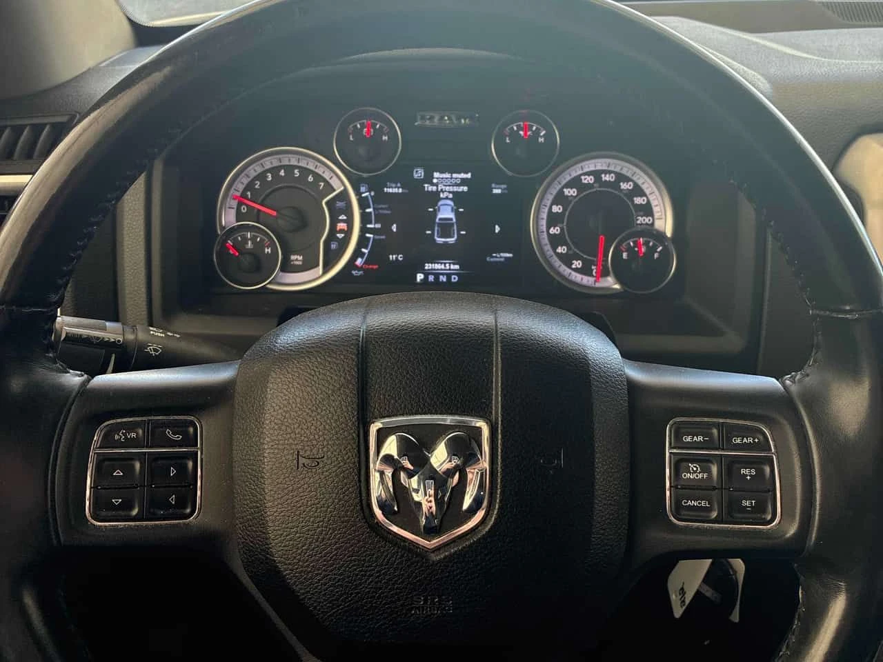 Dodge RAM 1500 BIG HORN AWD 5.7 * ПРЕДСТАВИТЕЛСТВО НА HONDA* , снимка 14 - Автомобили и джипове - 54193563