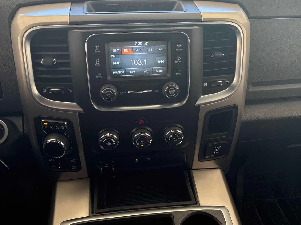 Dodge RAM 1500 BIG HORN AWD 5.7 * ПРЕДСТАВИТЕЛСТВО НА HONDA* , снимка 9 - Автомобили и джипове - 54193563