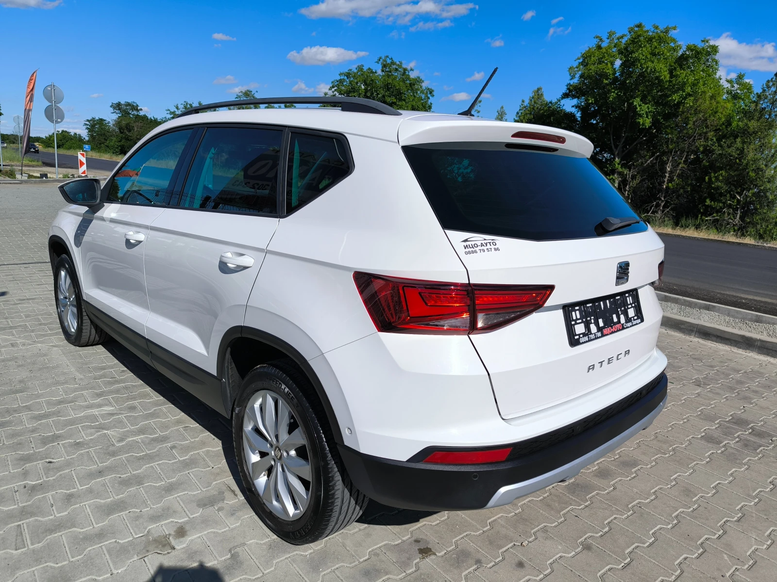 Seat Ateca TDi-116k.c.6ckoр.НАВИ, ПАРК.АСИСТАНС, ЕВРО 6!, снимка 4 - Автомобили и джипове - 54907223