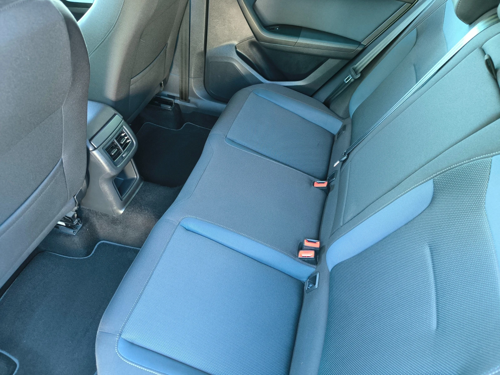 Seat Ateca TDi-116k.c.6ckoр.НАВИ, ПАРК.АСИСТАНС, ЕВРО 6!, снимка 12 - Автомобили и джипове - 54907223