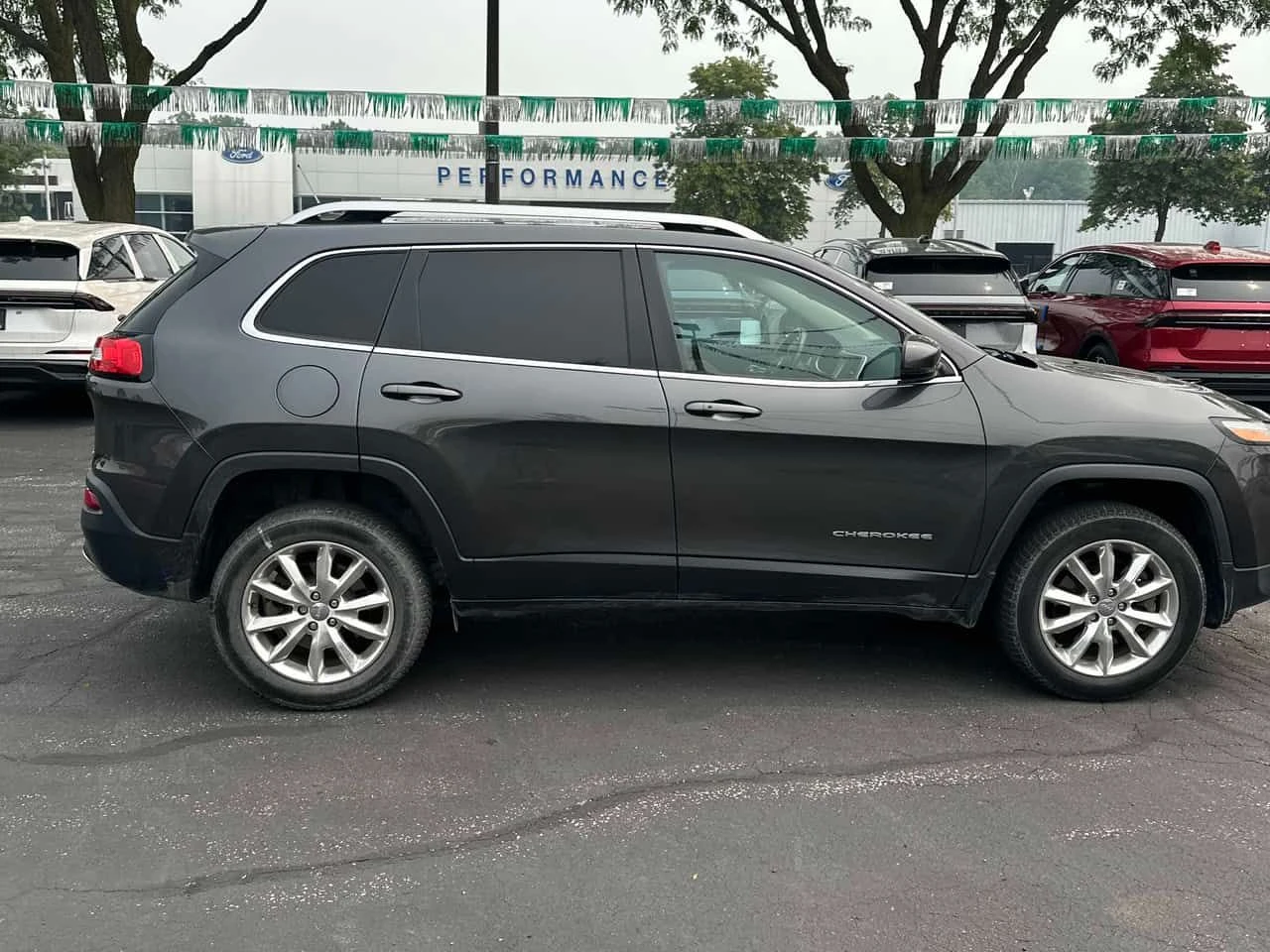 Jeep Cherokee * Limited * CARFAX * ОПЦИЯ ЗА ФИНАНСИРАНЕ, снимка 3 - Автомобили и джипове - 55326898