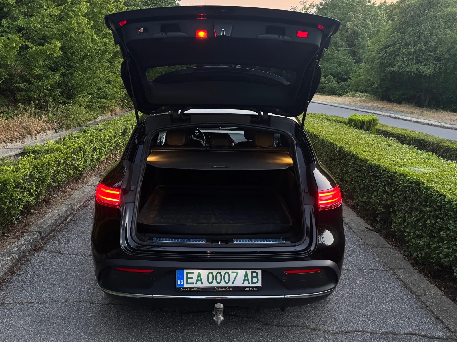 Mercedes-Benz EQC 400, снимка 11 - Автомобили и джипове - 55451415