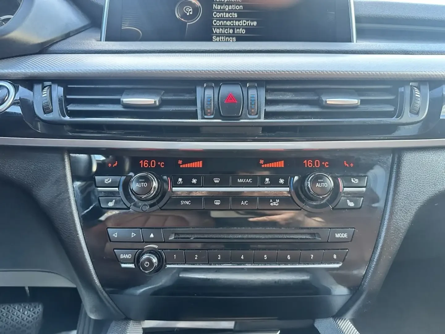 BMW X5 M* SPORT* HARMON* KARDON* ДИГИТАЛНО* ТАБЛО* ПАНОРА, снимка 10 - Автомобили и джипове - 55628228