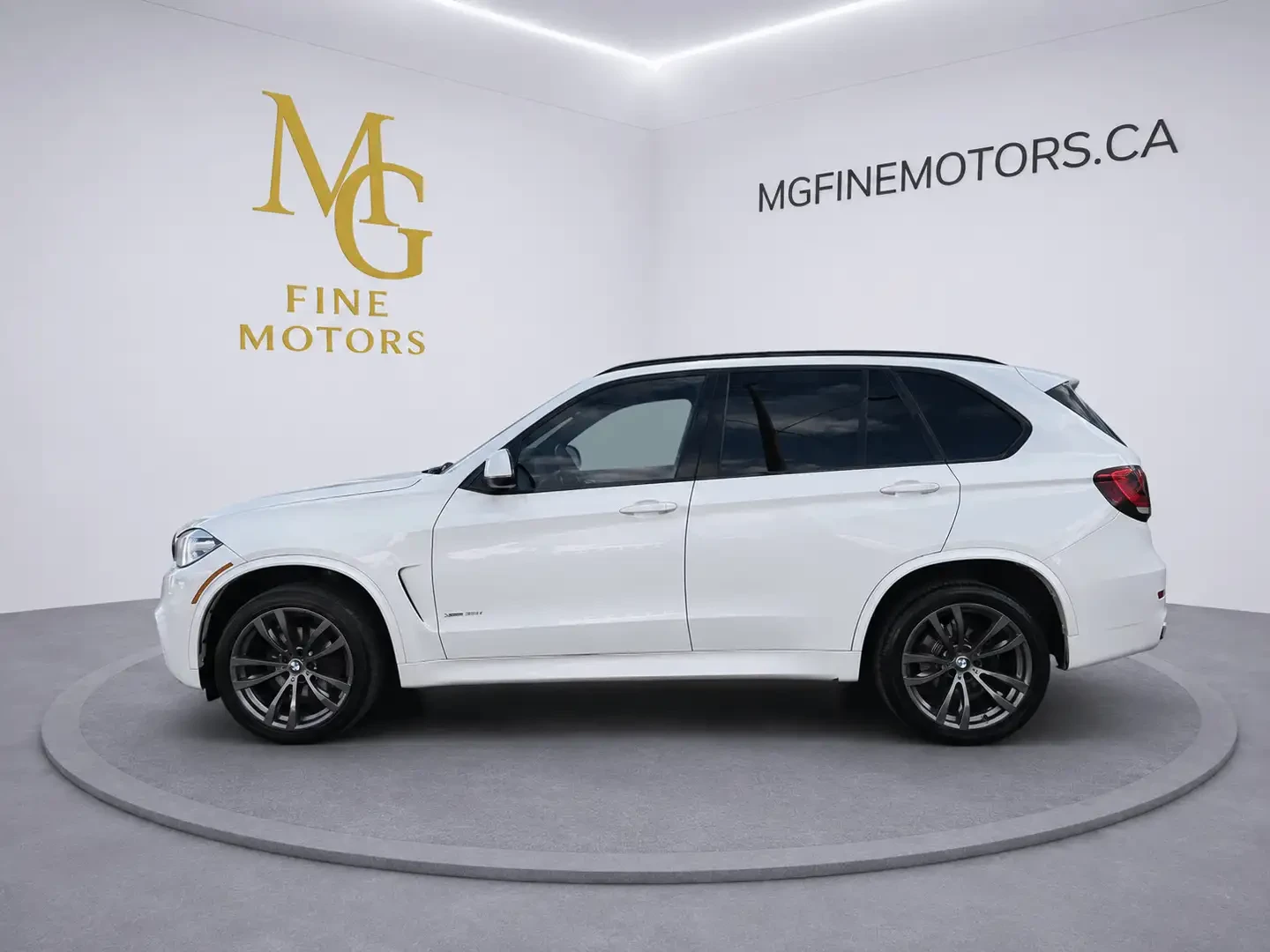 BMW X5 M* SPORT* HARMON* KARDON* ДИГИТАЛНО* ТАБЛО* ПАНОРА, снимка 6 - Автомобили и джипове - 55628228