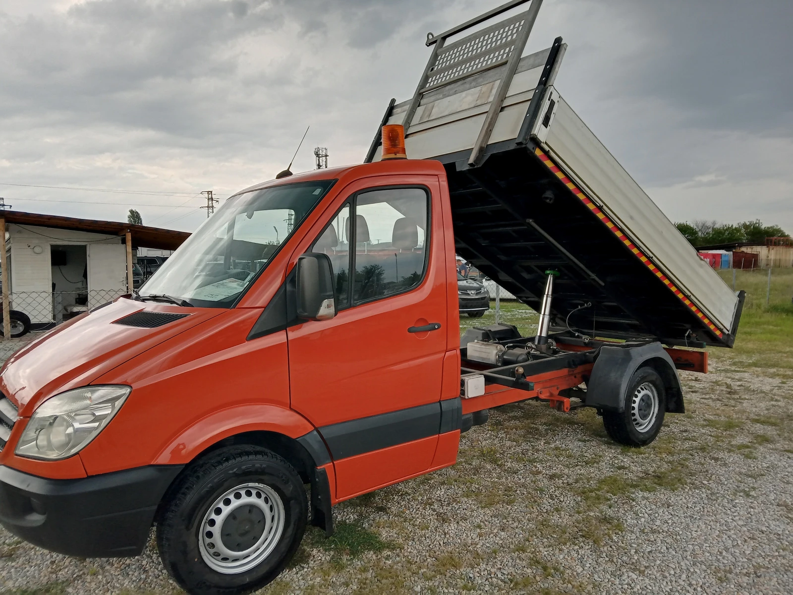 Mercedes-Benz Sprinter 315 Тристранен самосвал  - изображение 3