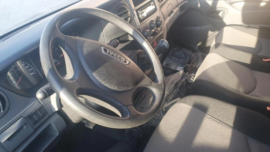 Iveco Daily * С ПОВРЕДА - 35C15 БОРДОВИ ДВ. ГУМА 3.0 ТД ЕВРО 5 - изображение 8