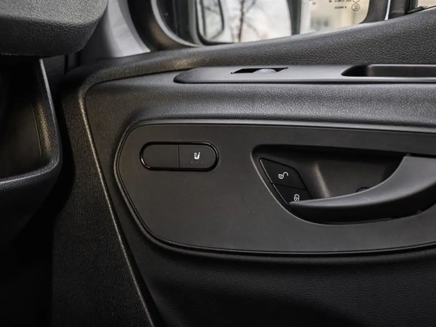 Mercedes-Benz Sprinter Cargo Van 2500 Standard Roof Diesel, снимка 12 - Бусове и автобуси - 54887921