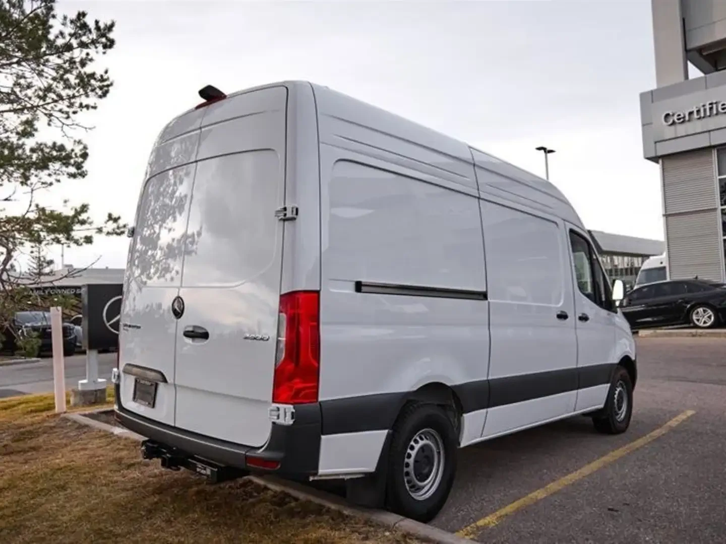 Mercedes-Benz Sprinter Cargo Van 2500 Standard Roof Diesel, снимка 4 - Бусове и автобуси - 54887921