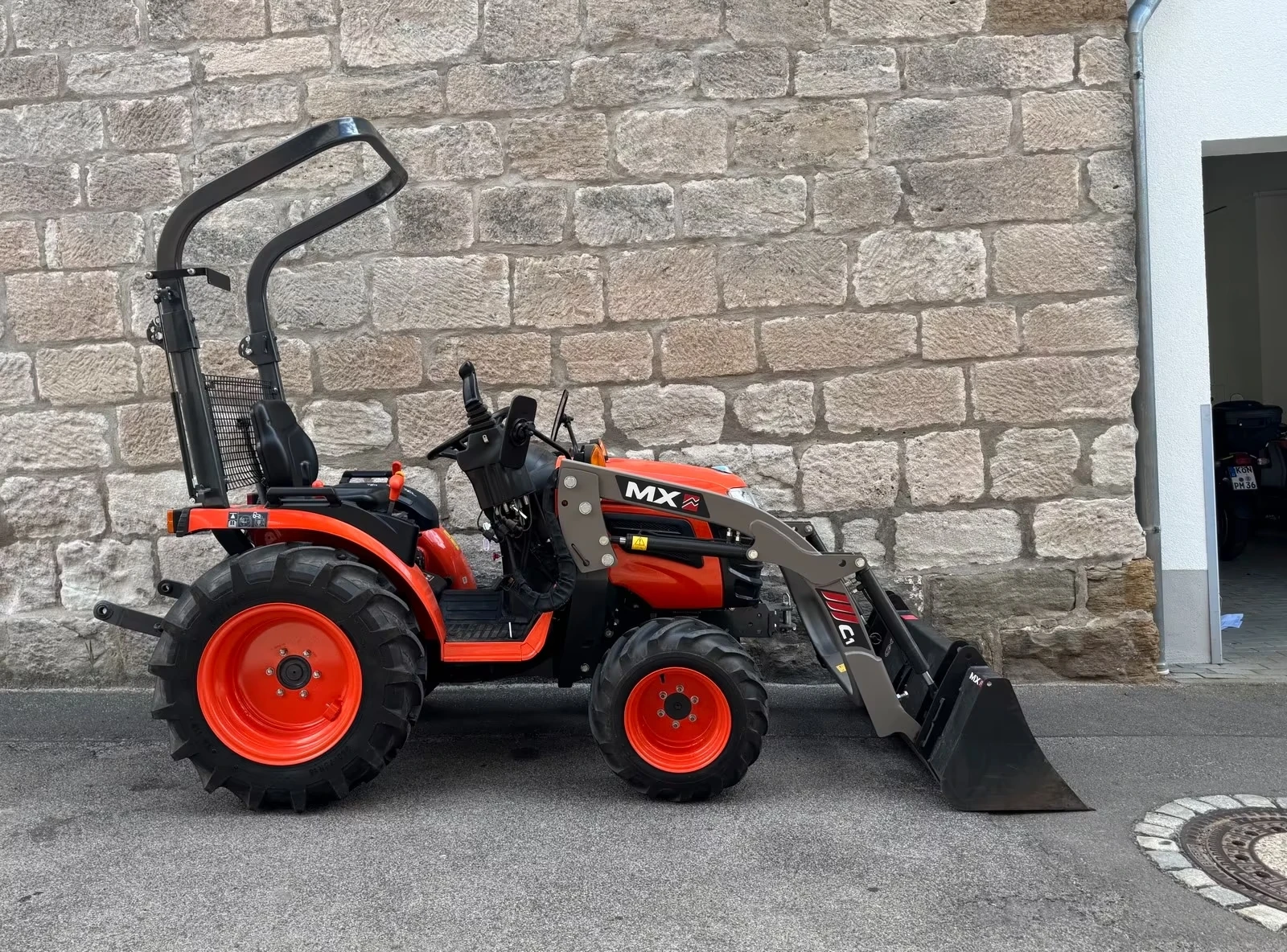 Трактор Kubota B1-181 = 5000  