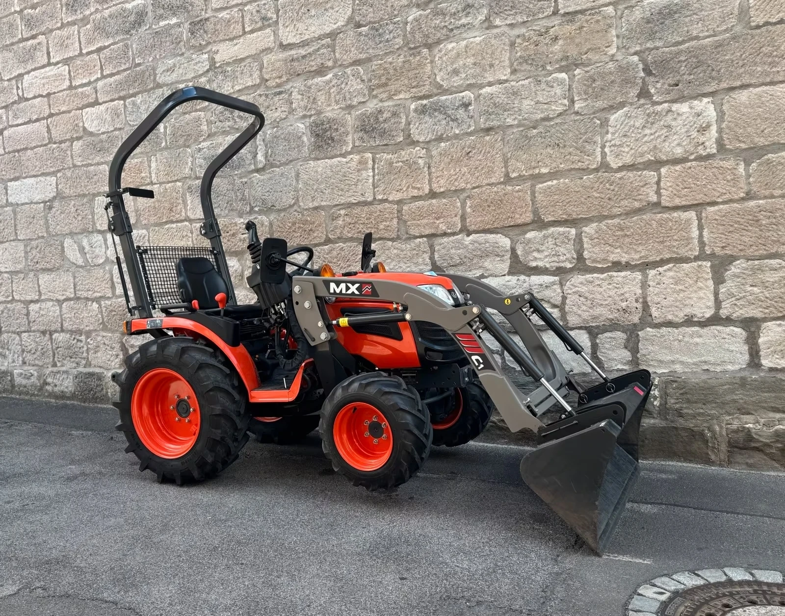 Трактор Kubota B1-181 = 5000 Eur , снимка 16 - Селскостопанска техника - 55437570