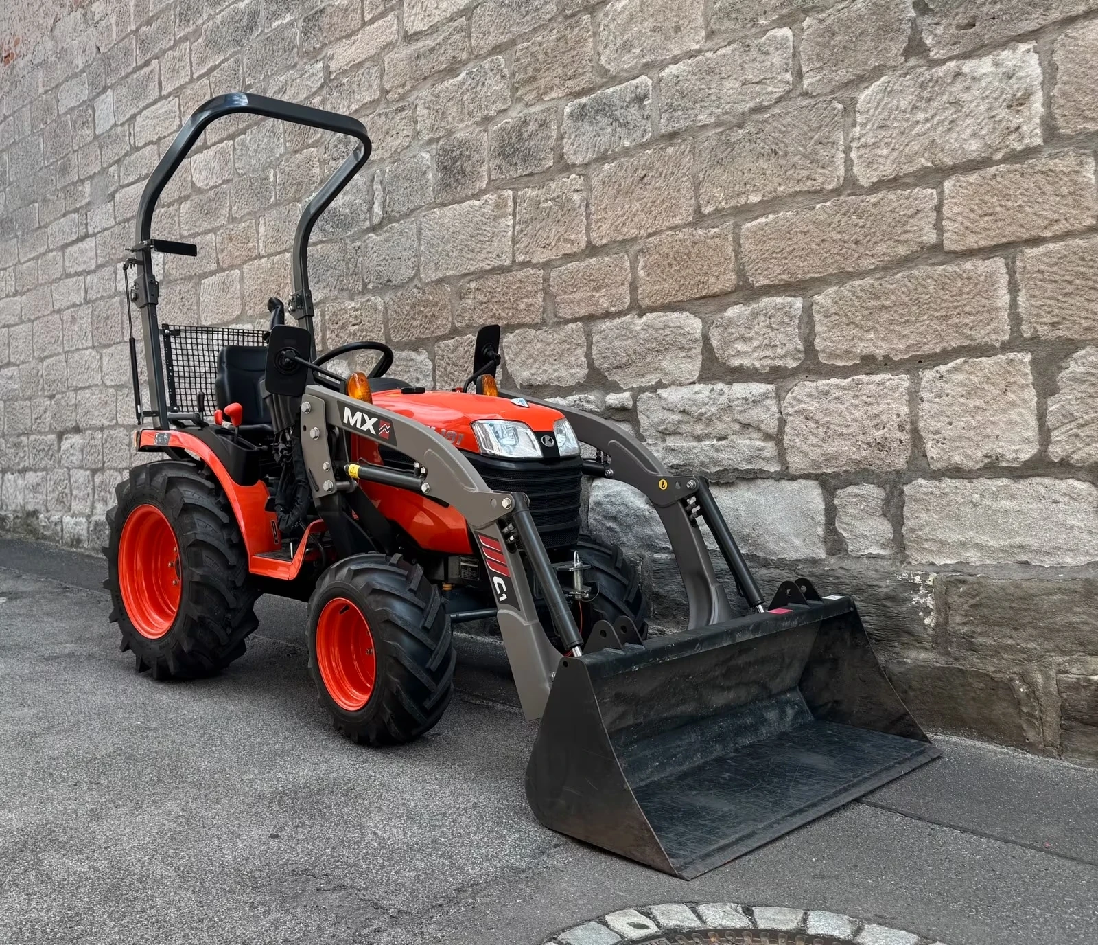 Трактор Kubota B1-181 = 5000 Eur , снимка 13 - Селскостопанска техника - 55437570