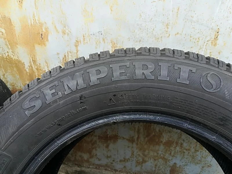 Гуми Зимни 215/60R16, снимка 3 - Гуми и джанти - 23080465