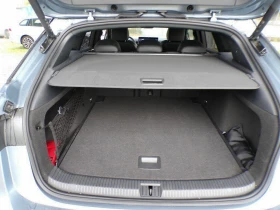 VW ID.7 TOURER PRO 82 kWh/Панорама/Хедъп/Масаж/Подгрев, снимка 11