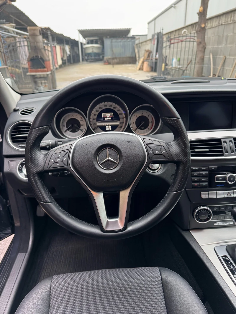 Mercedes-Benz C 220 AVANTGARDE, снимка 13 - Автомобили и джипове - 48352980