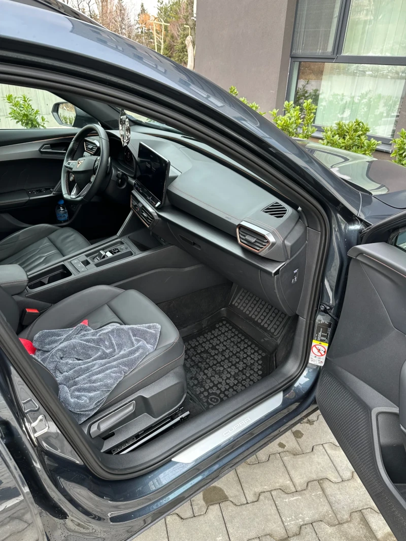 Cupra Formentor Plug in хибрид/1.4 VZ/ 245 к.с/ Гаранция-2027г, снимка 10 - Автомобили и джипове - 51034221