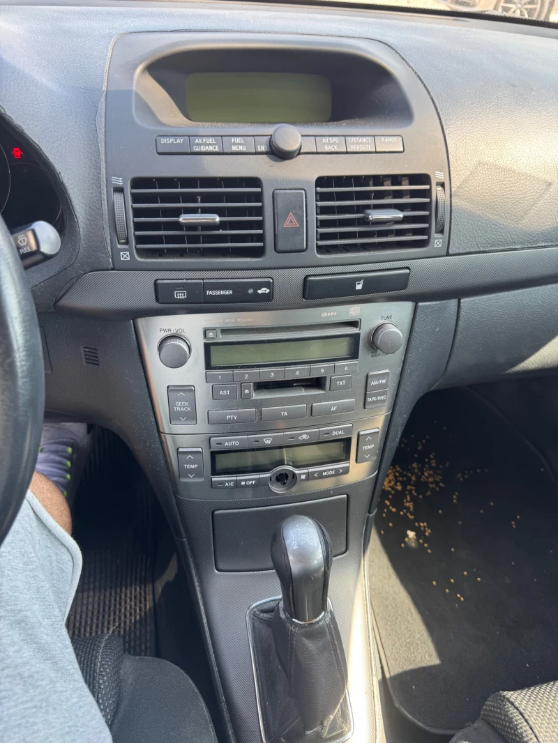 Toyota Avensis Avensis 1.8 benzin, снимка 6 - Автомобили и джипове - 51136954