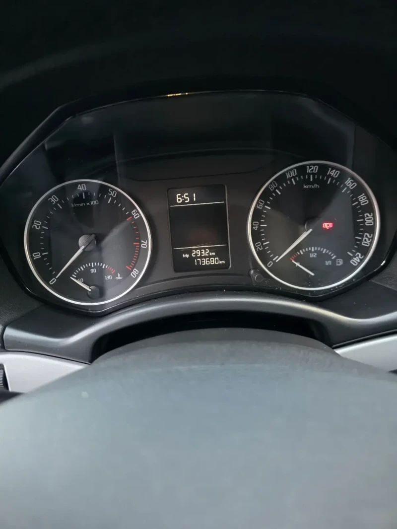 Skoda Octavia, снимка 11 - Автомобили и джипове - 51216784