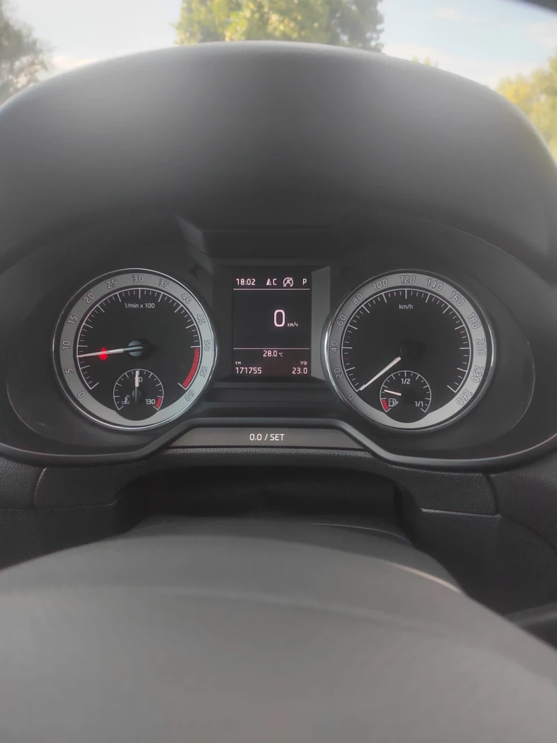 Skoda Octavia 1.6, снимка 15 - Автомобили и джипове - 52818352