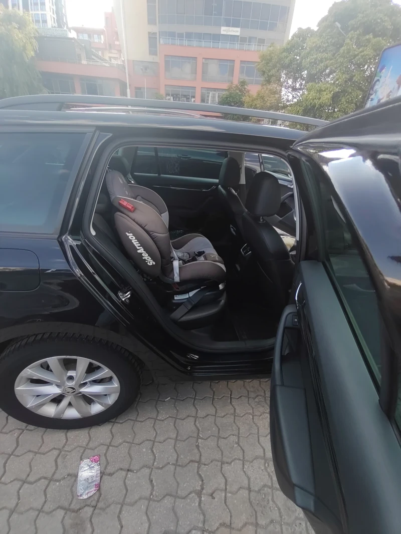 Skoda Octavia 1.6, снимка 6 - Автомобили и джипове - 52818352