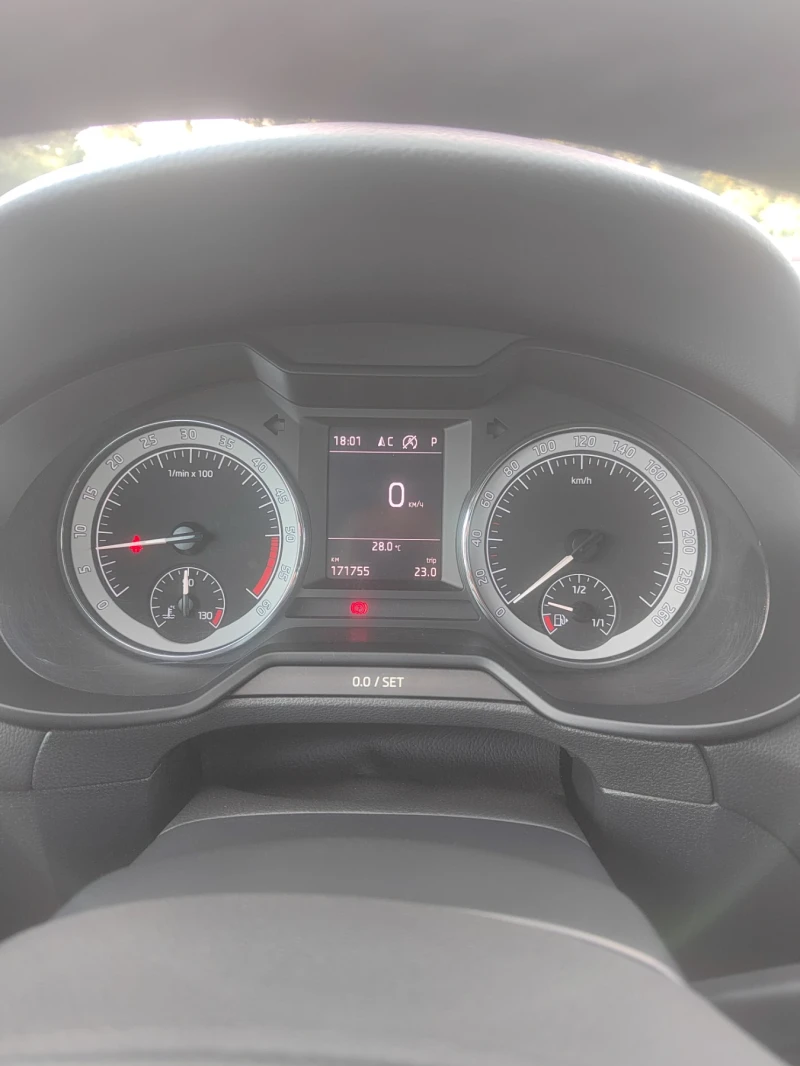 Skoda Octavia 1.6, снимка 2 - Автомобили и джипове - 52818352