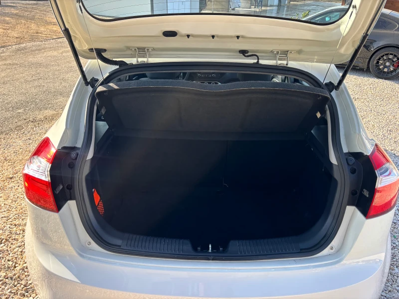 Kia Rio Внос от Италия, снимка 10 - Автомобили и джипове - 52856704