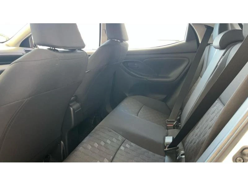 Toyota Yaris 1.5 HEV (ниво Chic), снимка 11 - Автомобили и джипове - 53827711