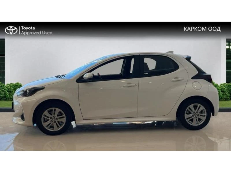 Toyota Yaris 1.5 HEV (ниво Chic), снимка 3 - Автомобили и джипове - 53827711
