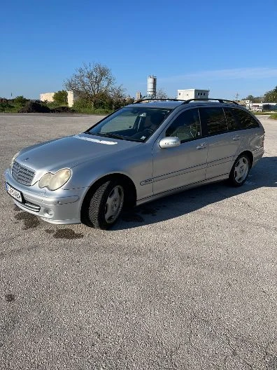 Mercedes-Benz 220
