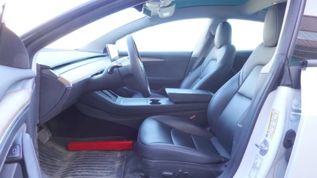Tesla Model 3 SR-RWD-Plus-SWISS, снимка 5 - Автомобили и джипове - 56537939