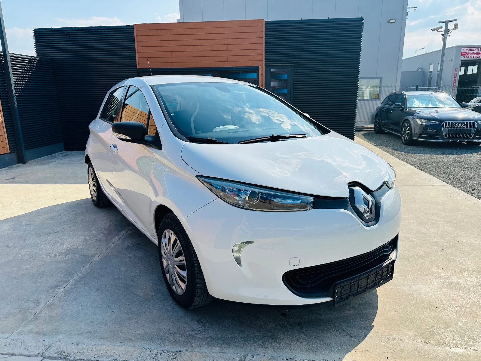 Renault Zoe 41 KW//Z.E 40 Electric<23000km> - изображение 3