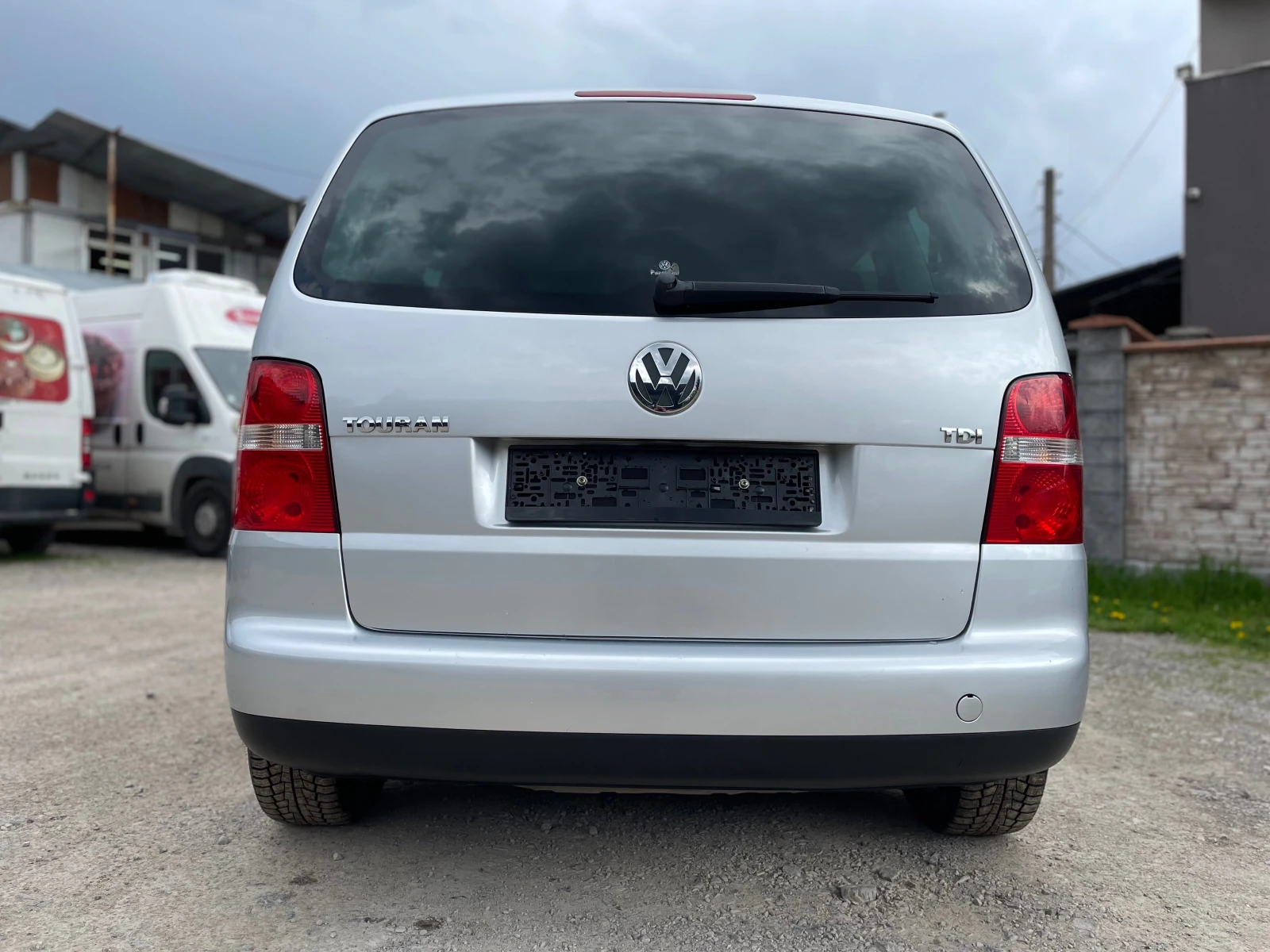 VW Touran 1.9TDI 6-скорости* Италия* 6+ 1  - изображение 8