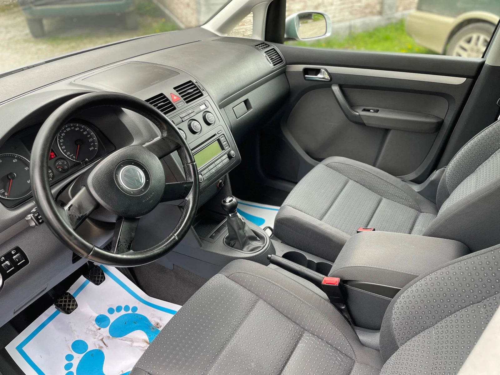 VW Touran 1.9TDI 6-скорости* Италия* 6+ 1  - изображение 9