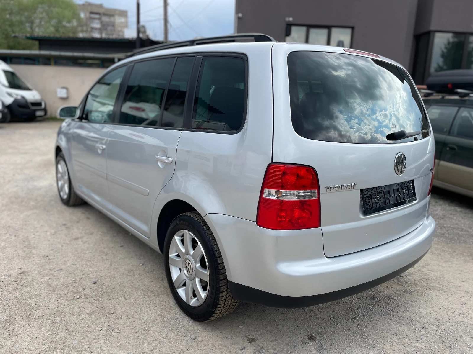 VW Touran 1.9TDI 6-скорости* Италия* 6+ 1  - изображение 6