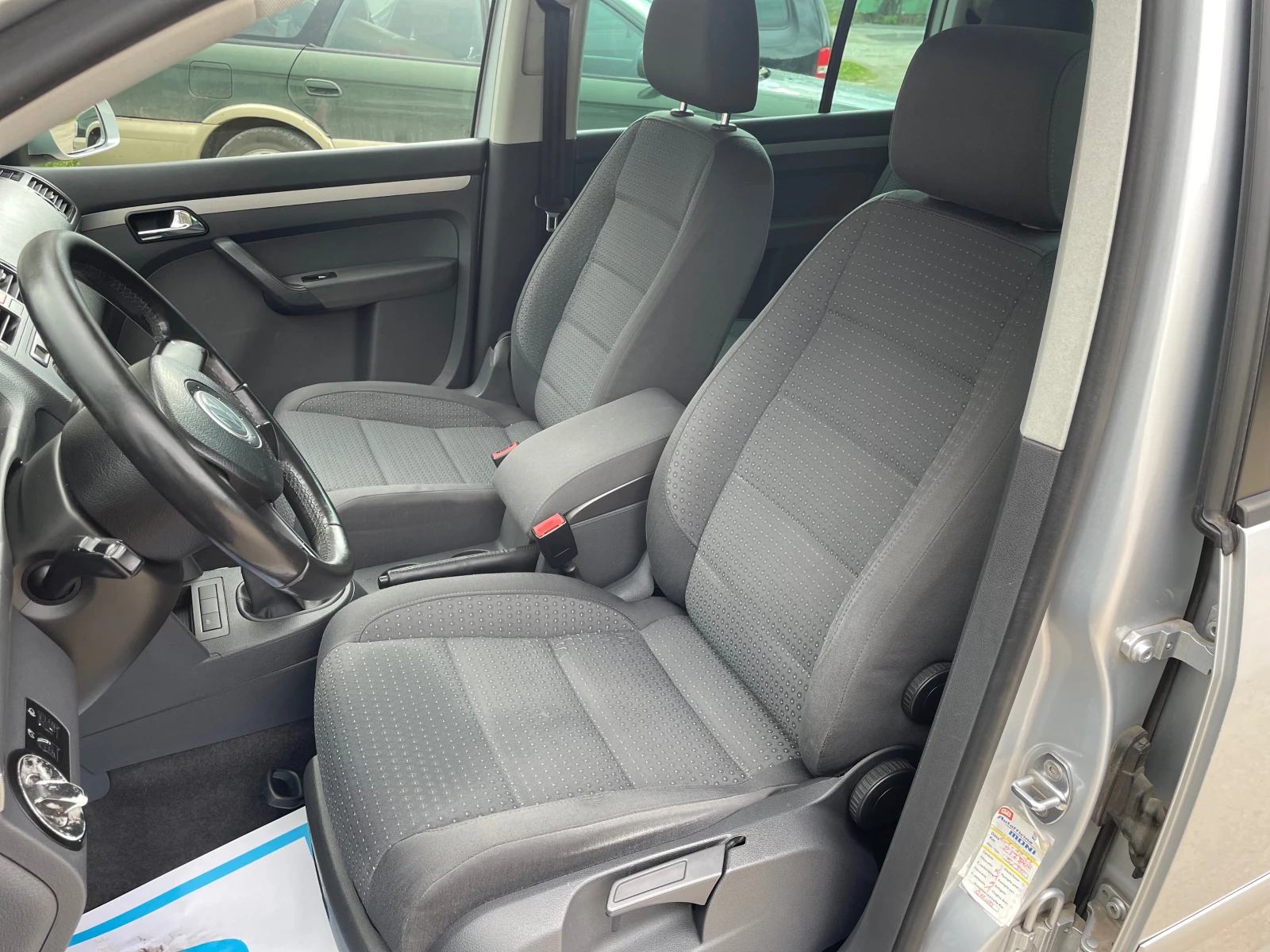 VW Touran 1.9TDI 6-скорости* Италия* 6+ 1  - изображение 10