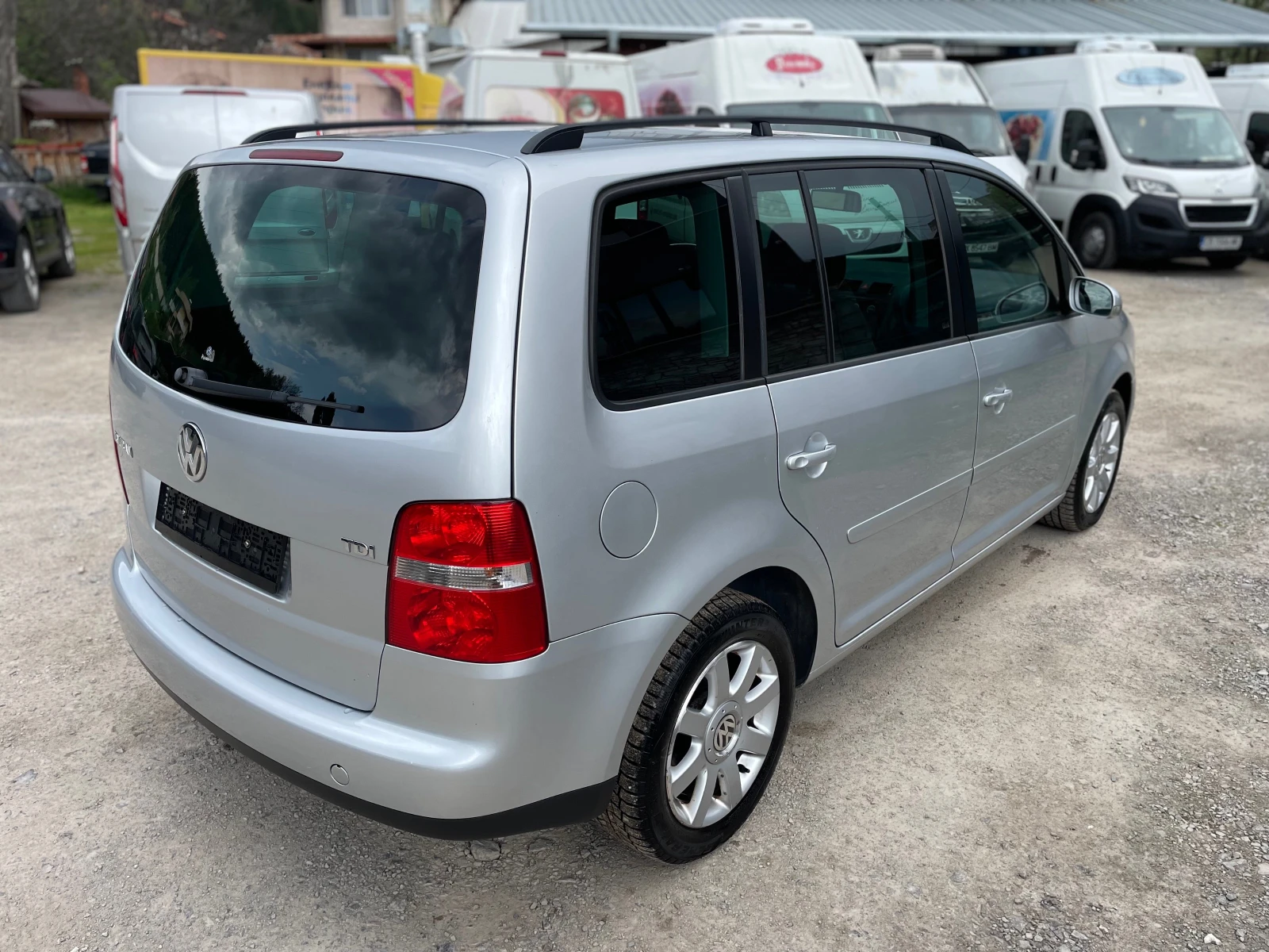 VW Touran 1.9TDI 6-скорости* Италия* 6+ 1  - изображение 5