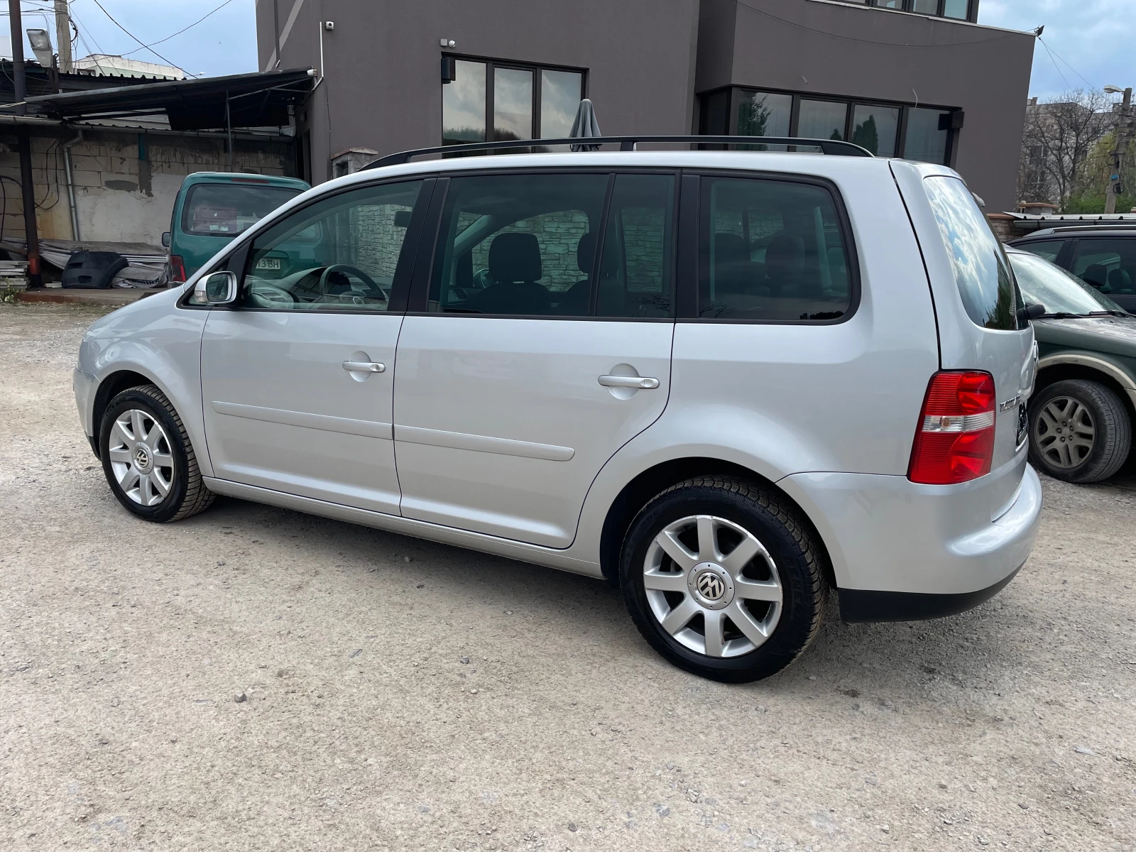 VW Touran 1.9TDI 6-скорости* Италия* 6+ 1  - изображение 7