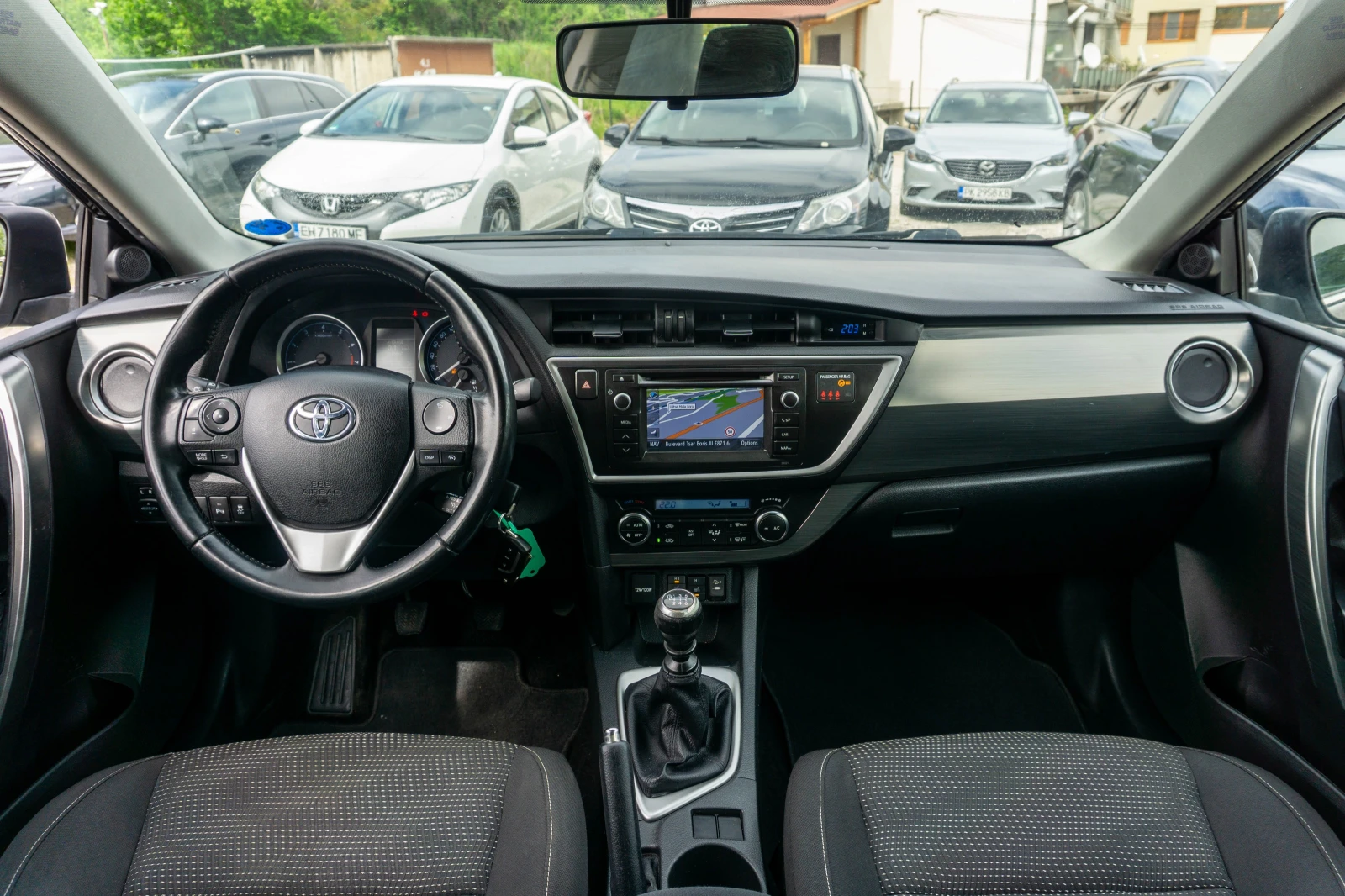 Toyota Auris 1.6i 132HP С Гаранция! Много екстри!  - изображение 8