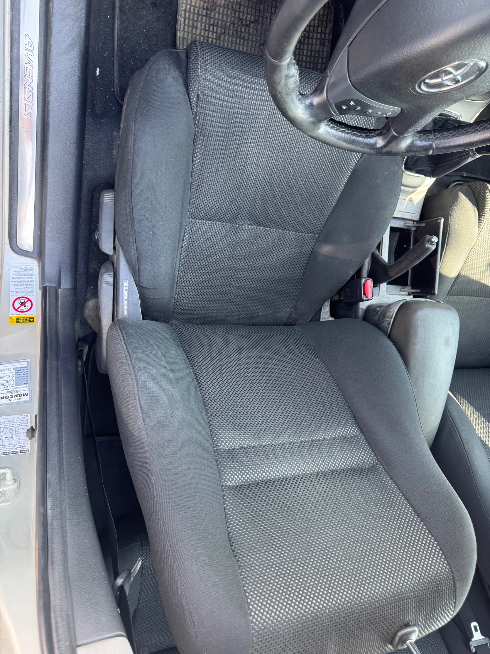 Toyota Avensis Avensis 1.8 benzin - изображение 8