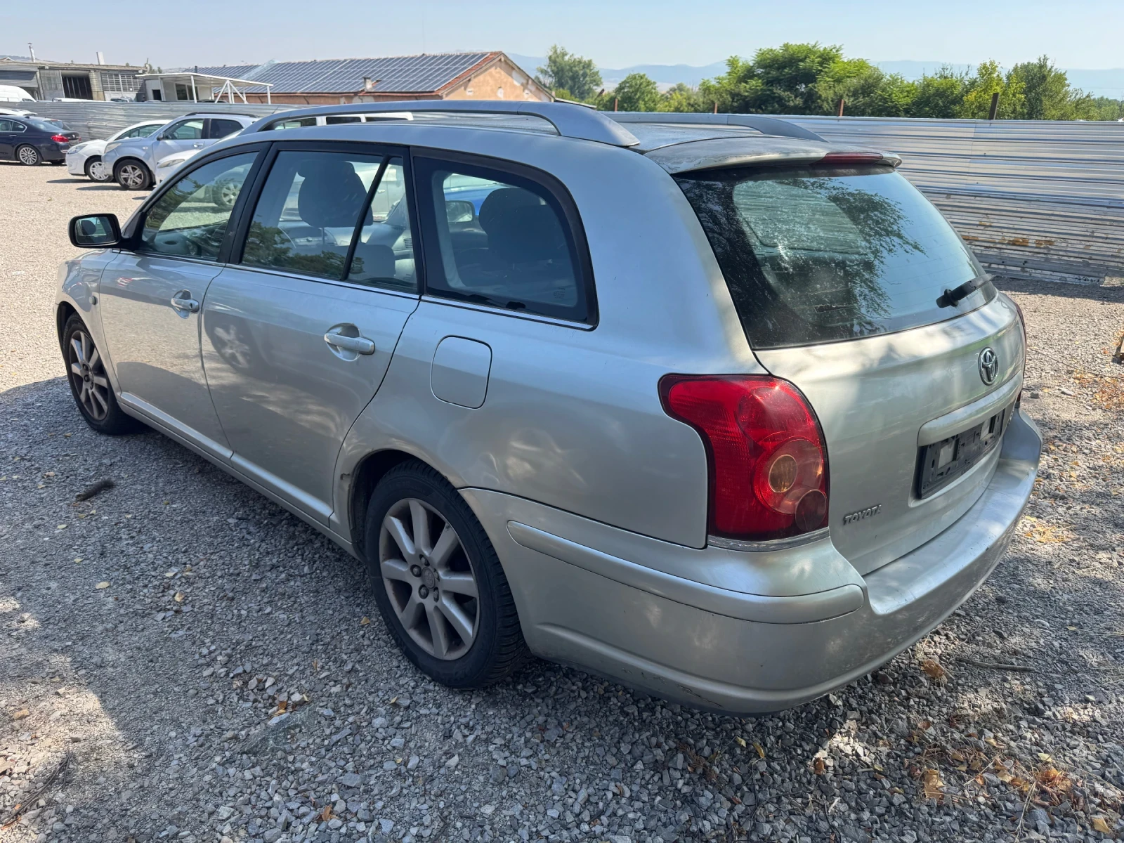 Toyota Avensis Avensis 1.8 benzin - изображение 3