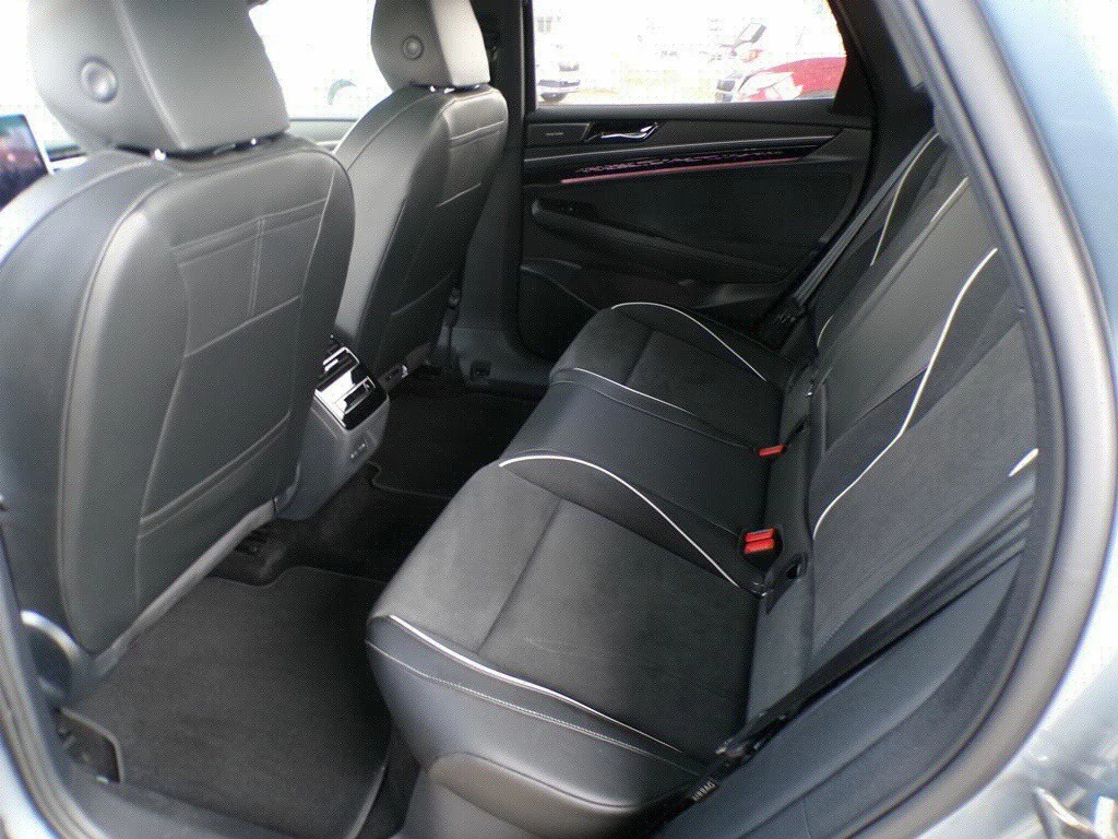 VW ID.7 TOURER PRO 82 kWh/Панорама/Хедъп/Масаж/Подгрев - изображение 8