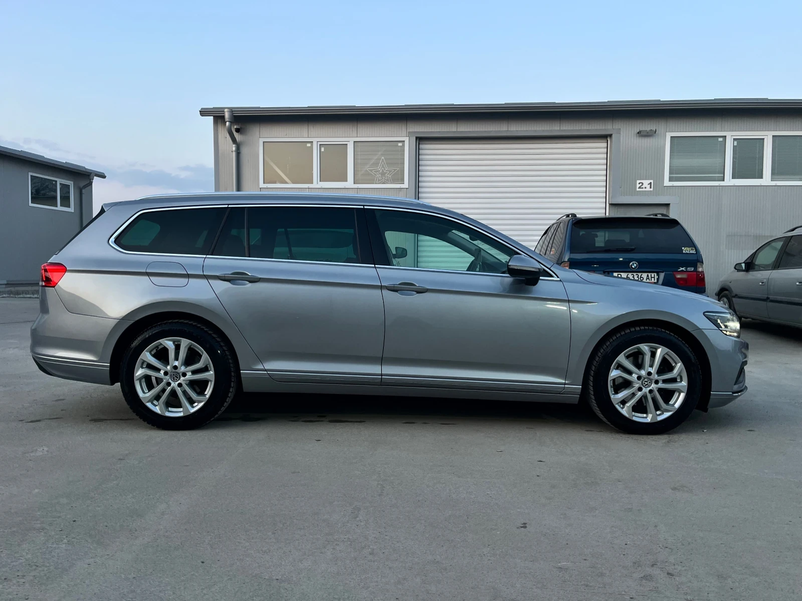 VW Passat 2, 0TDI-FACE LIFT/LED/NAVI/F1/АВТОМАТИК/ТОП!!!, снимка 7 - Автомобили и джипове - 53866818